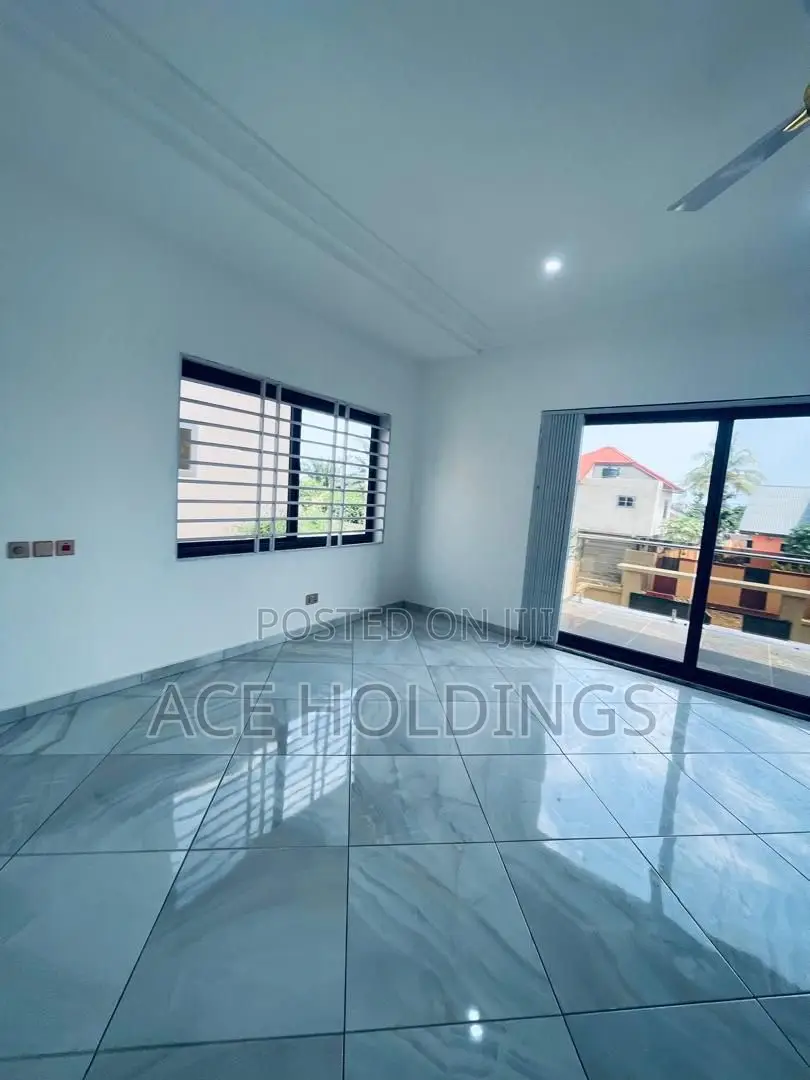 3bdrm House in Ashale Botwe for sale
