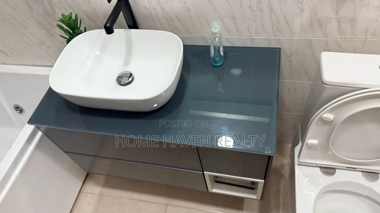 Furnished 2bdrm Apartment in Borteyman Estate, School Junction for sale