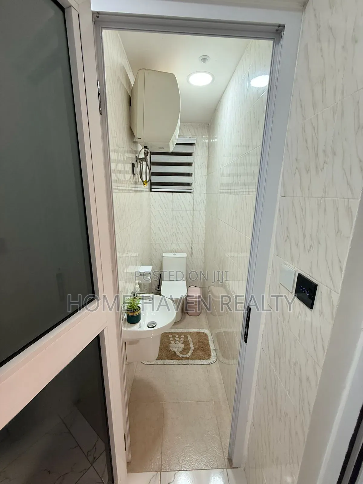 Furnished 2bdrm Apartment in Borteyman Estate, School Junction for sale