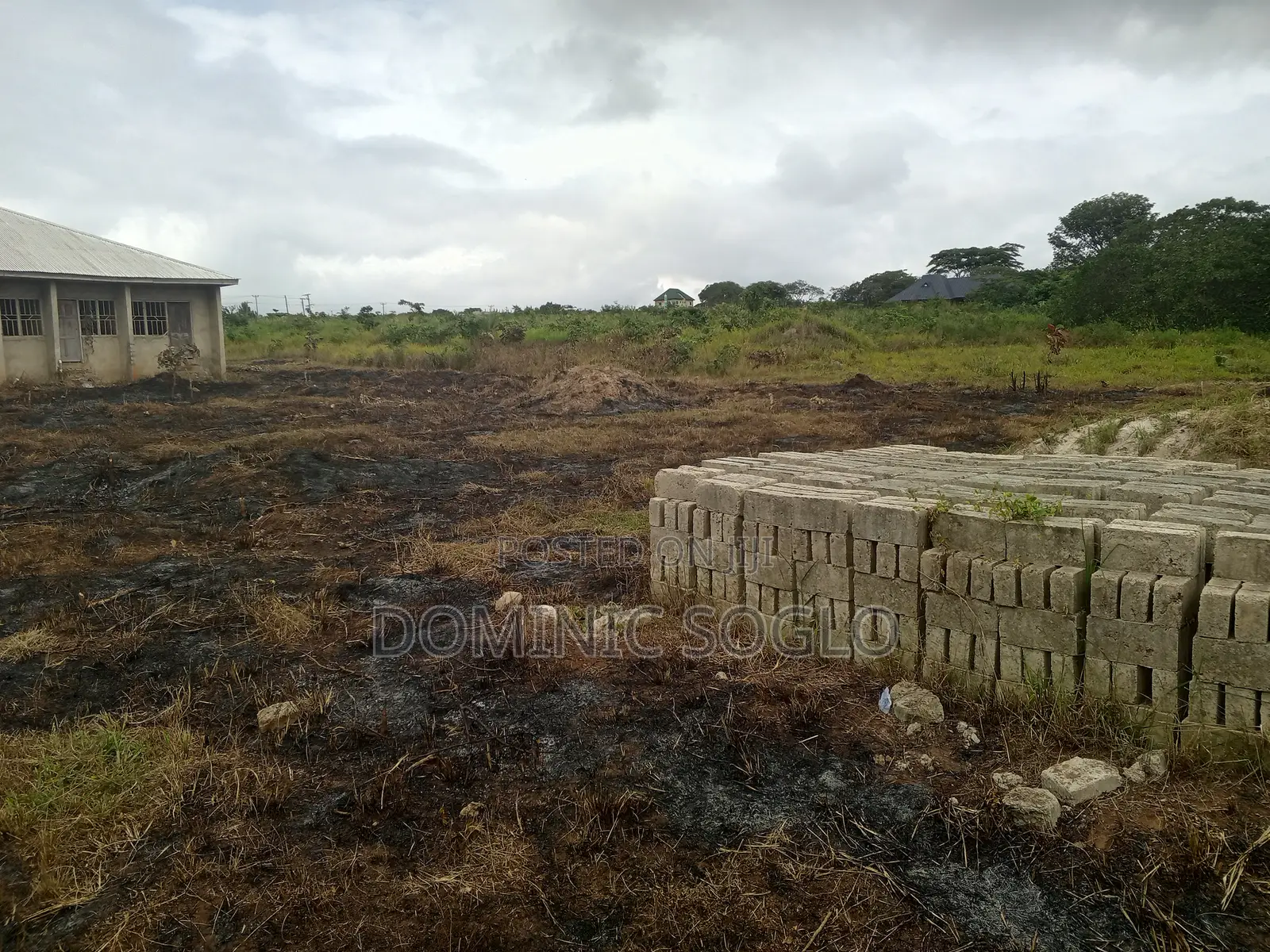 3 Plots of Land and a 3bedroom House for Sale.
