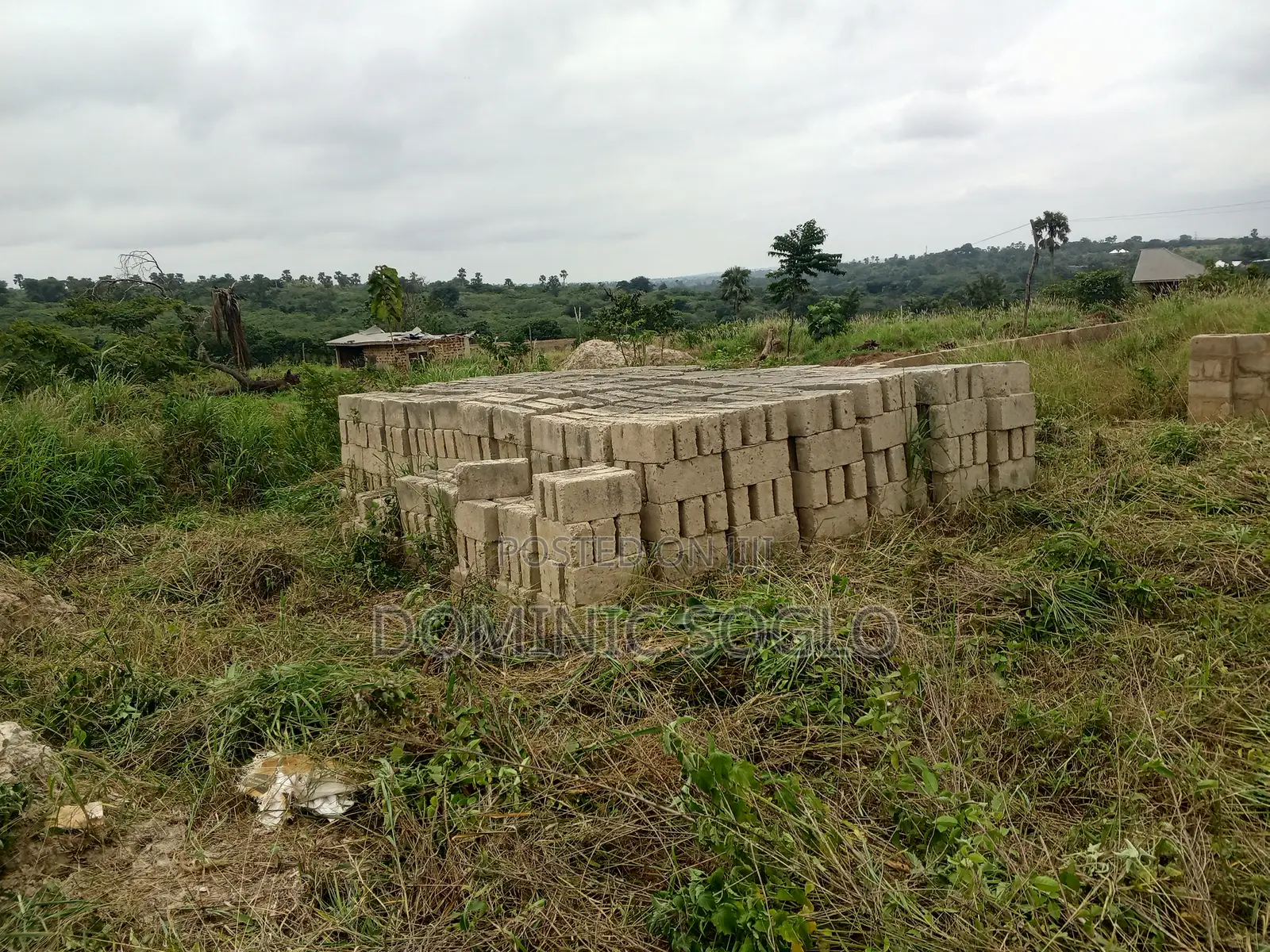 3 Plots of Land and a 3bedroom House for Sale.