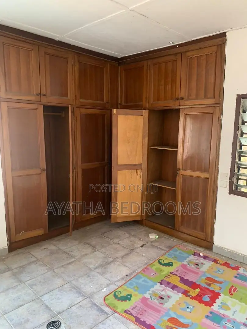 4bdrm House in Camp 2, New Town for rent