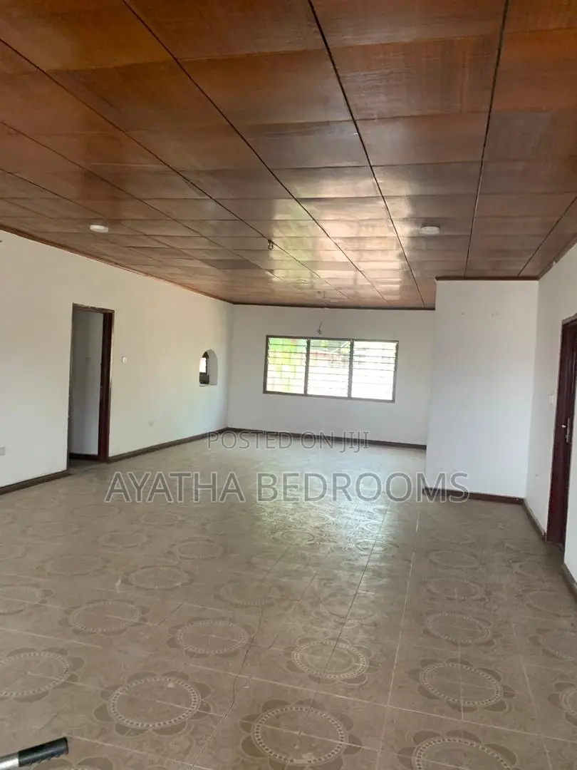 4bdrm House in Camp 2, New Town for rent