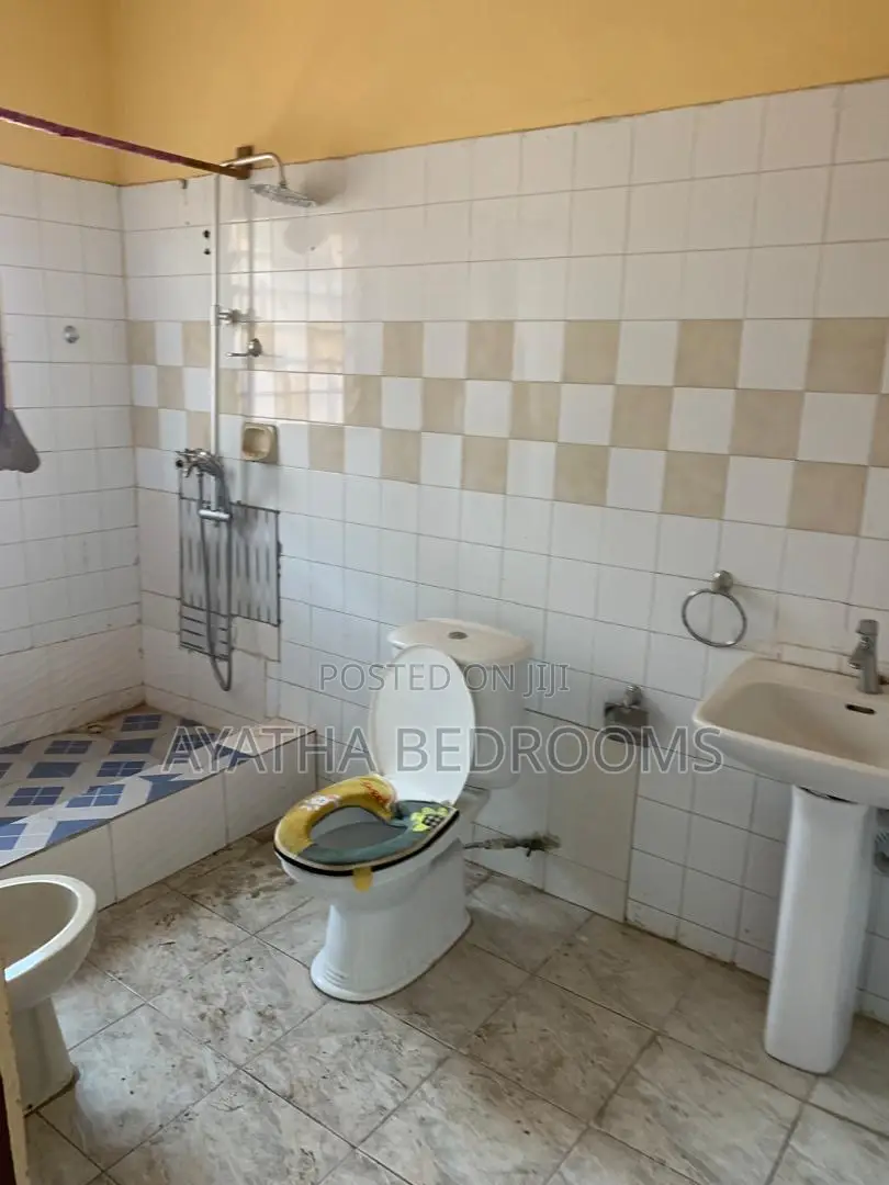 4bdrm House in Camp 2, New Town for rent