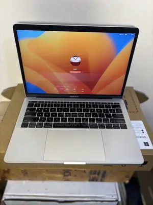 Laptop Apple MacBook Pro 2017 8GB Intel Core i5 SSD 256GB