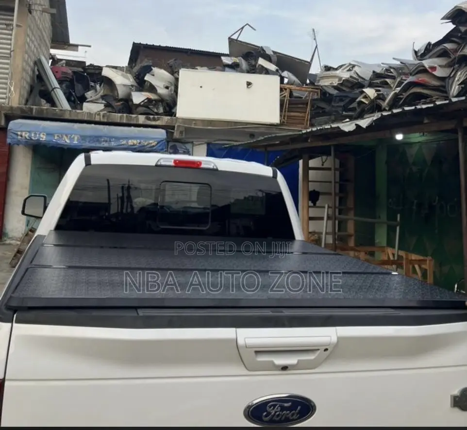 Ford F-150 Pickup Truck 2010-25 Bucket Cover (Hard, Trifold)