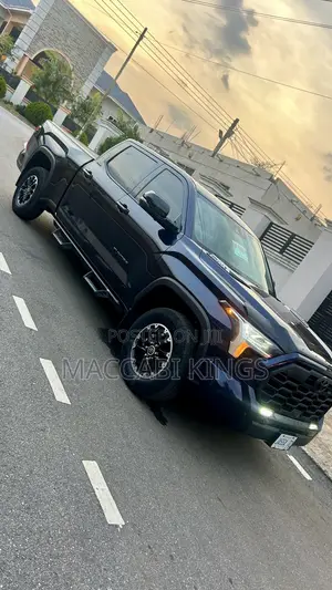 Toyota Tundra Limited CrewMax 4WD SB w/5.5' Bed 2025 Blue
