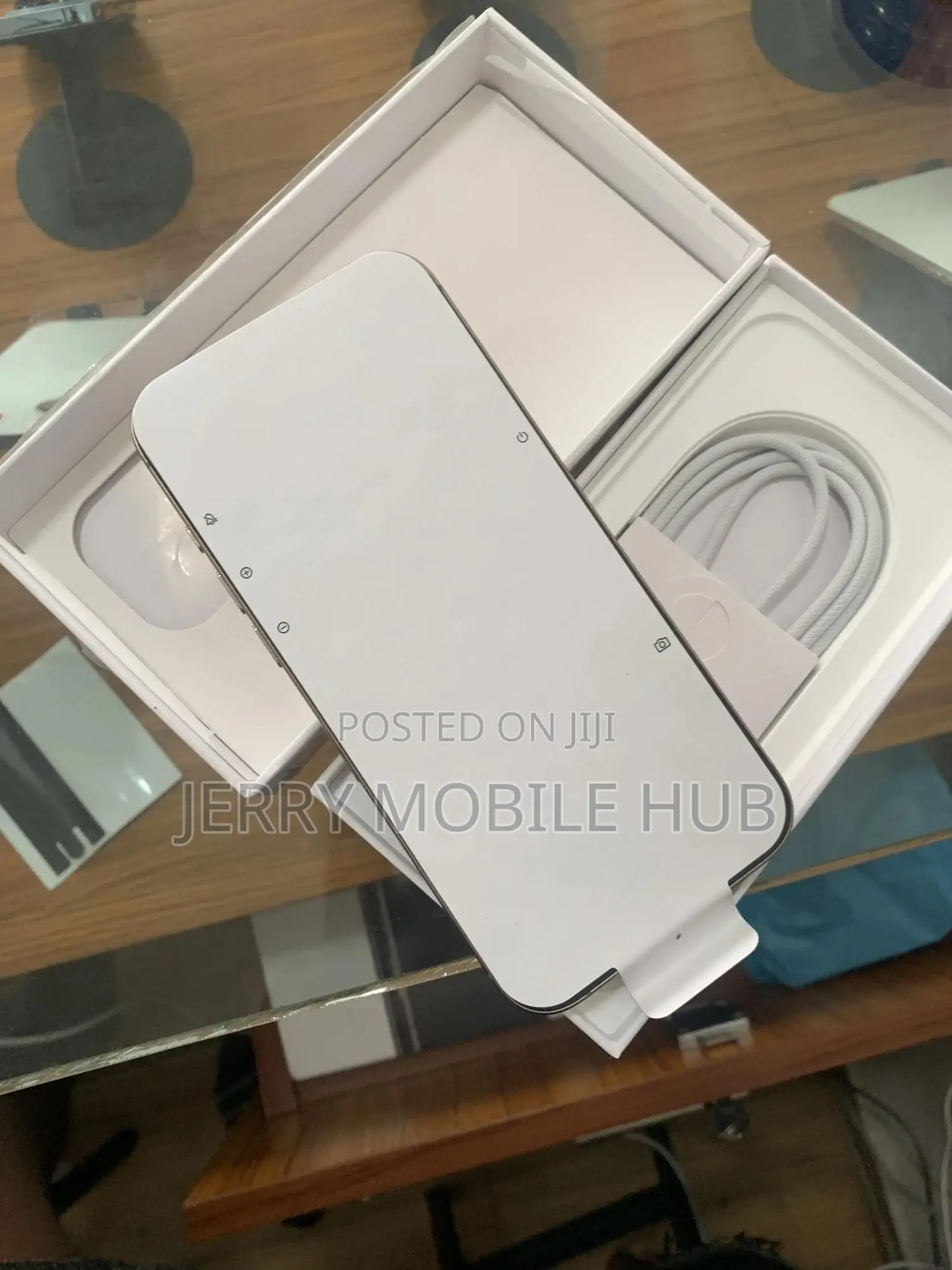Apple iPhone 16 Pro Max 256 GB Gold