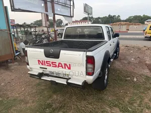 Nissan DoubleCab 2016 White