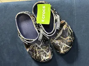 Quality Comfortable Crocs Clogs For Both Men And Women Size 40-45