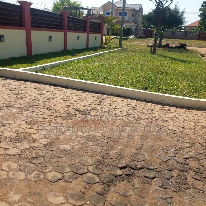 Furnished 7bdrm Duplex in Spintex for rent