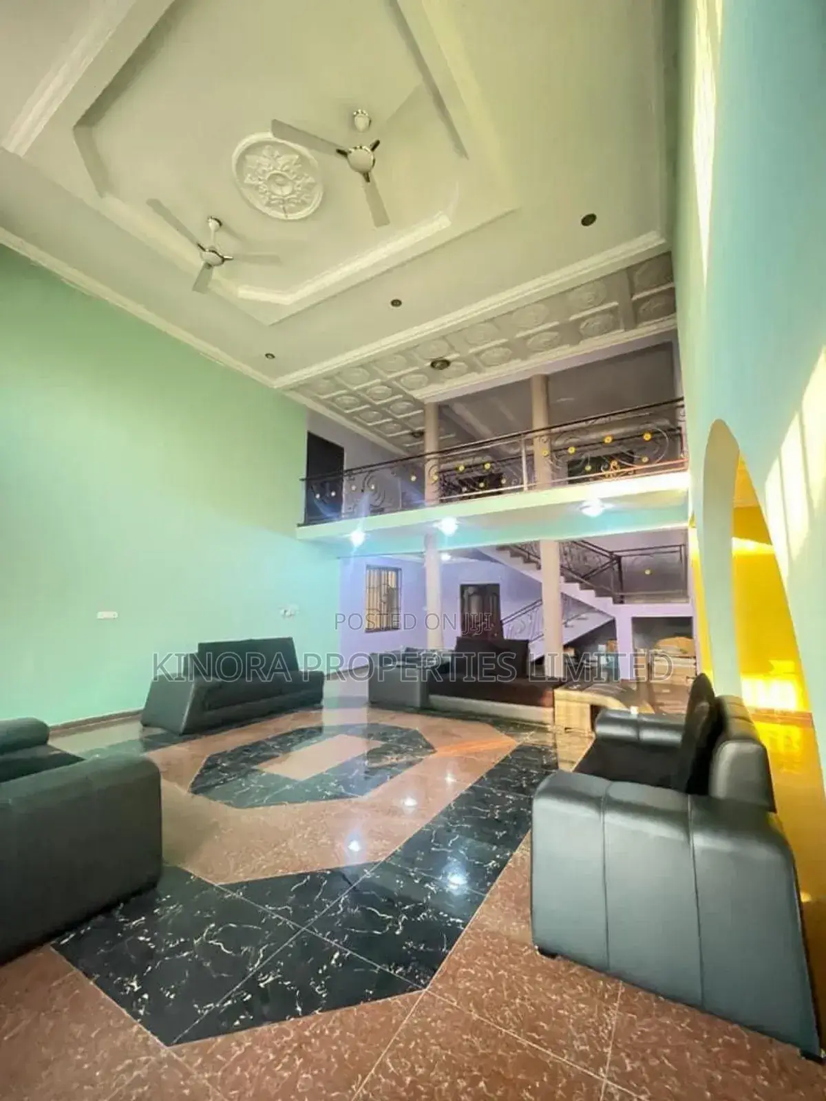 7bdrm Mansion in Tantra Hills, Ola Achool Area for rent