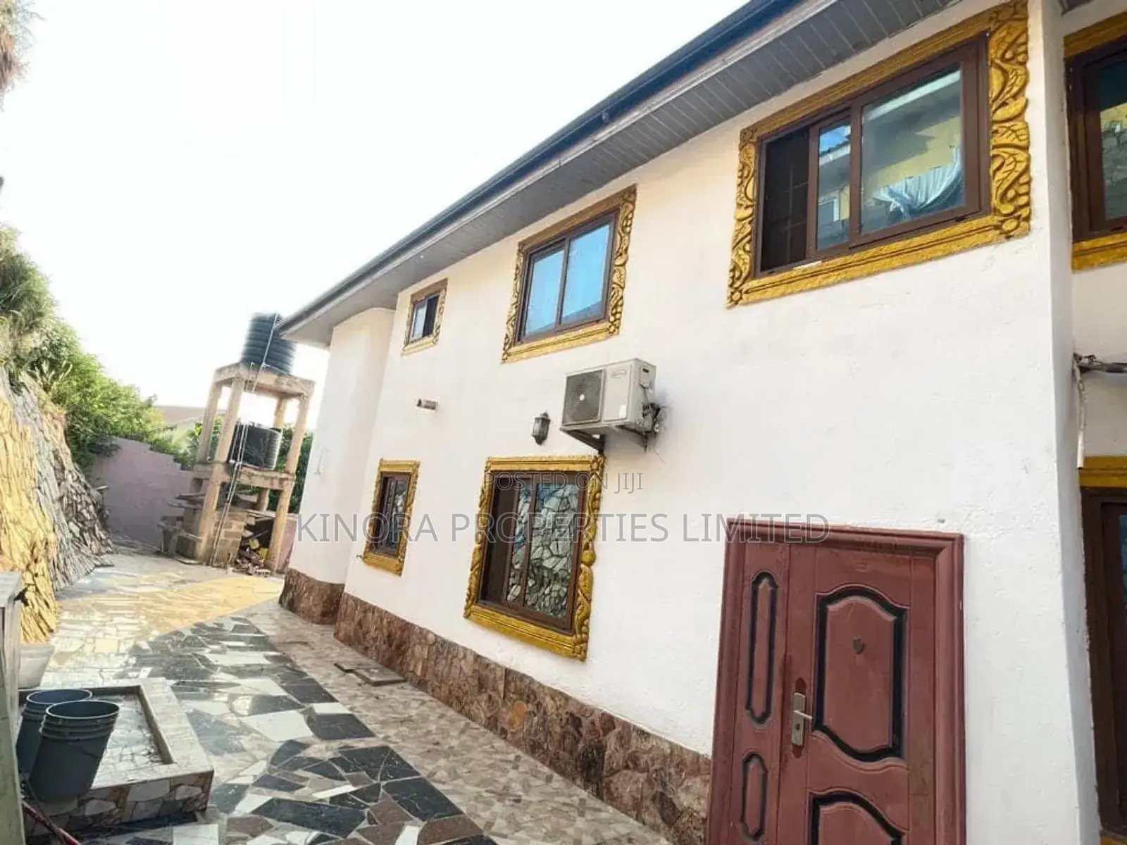 7bdrm Mansion in Tantra Hills, Ola Achool Area for rent