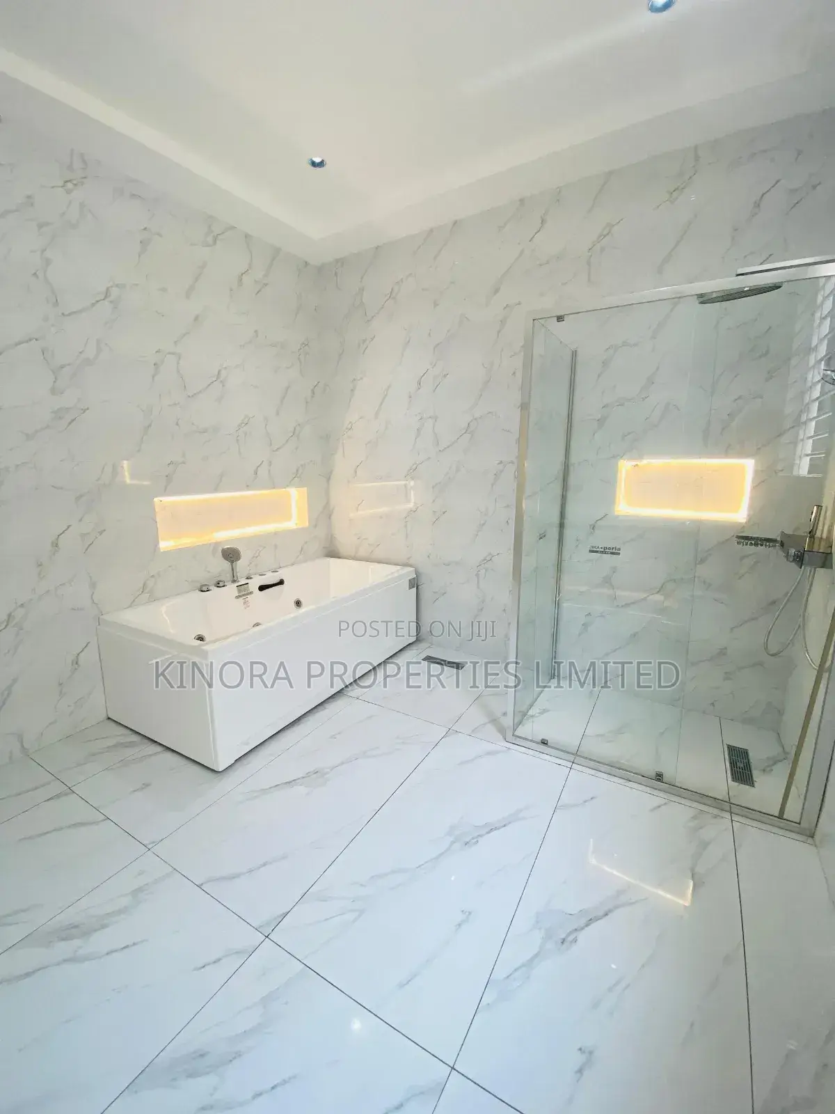5bdrm Duplex in Ogbojo, Accra Metropolitan for sale