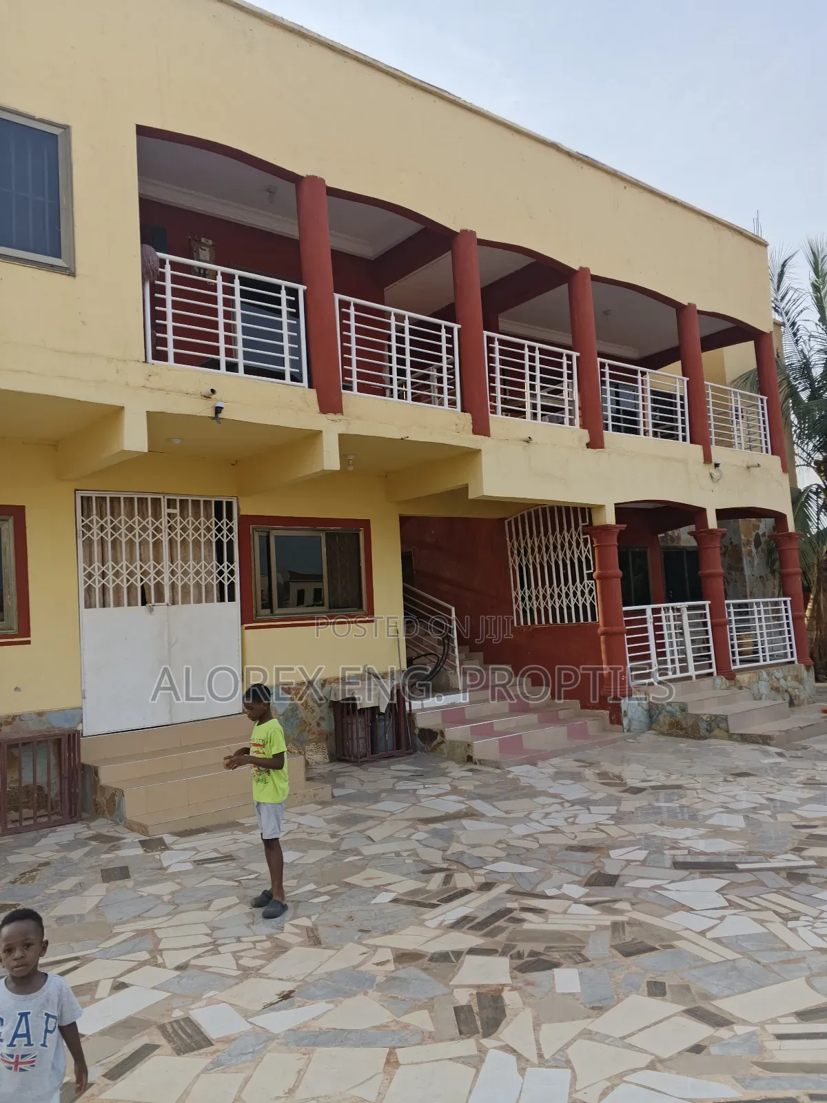 2bdrm Apartment in Amanfro, Frafraha for rent