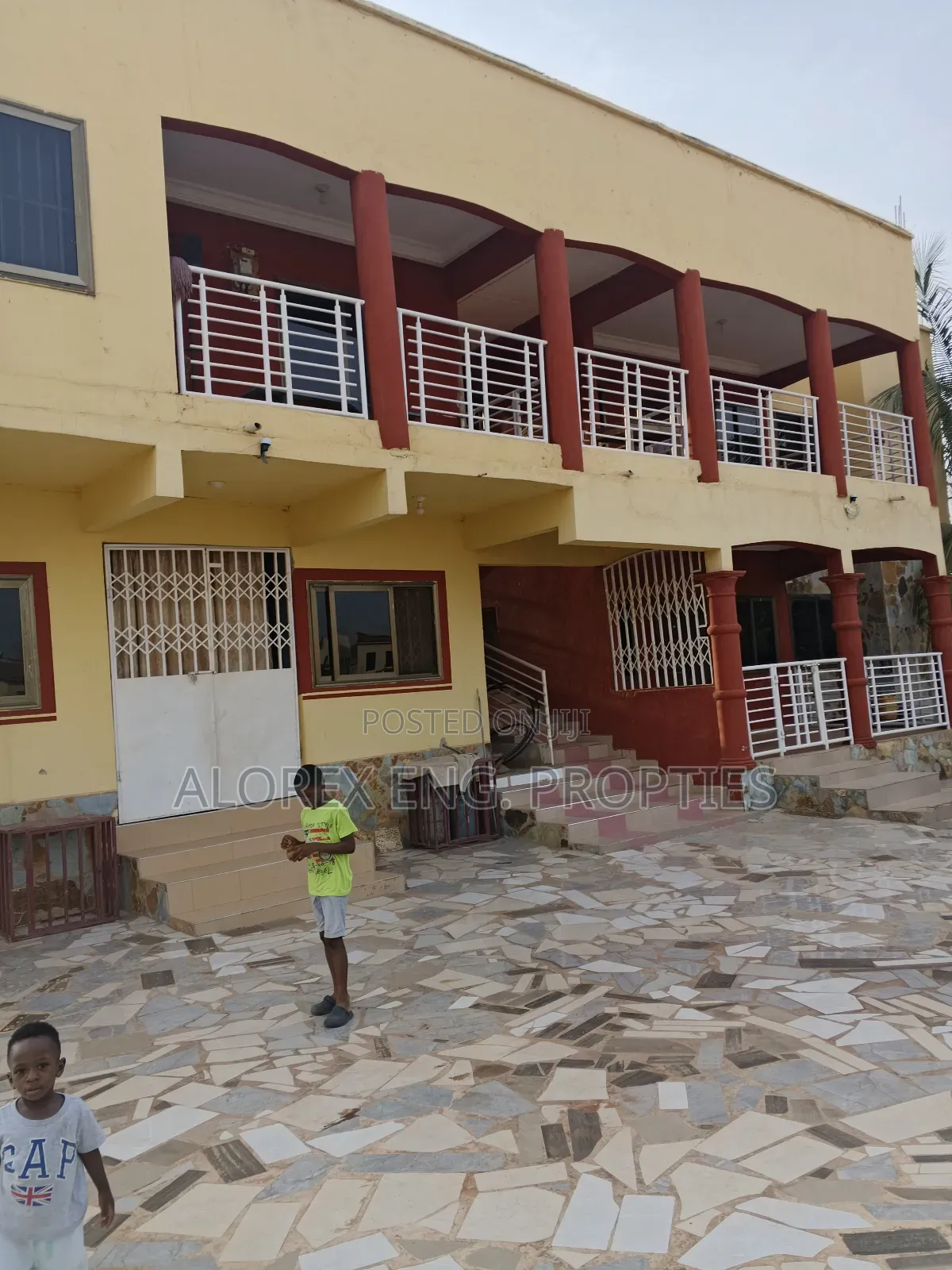 2bdrm Apartment in Amanfro, Frafraha for rent