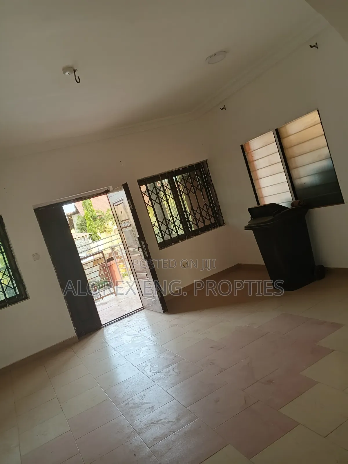 2bdrm Apartment in Amanfro, Frafraha for rent