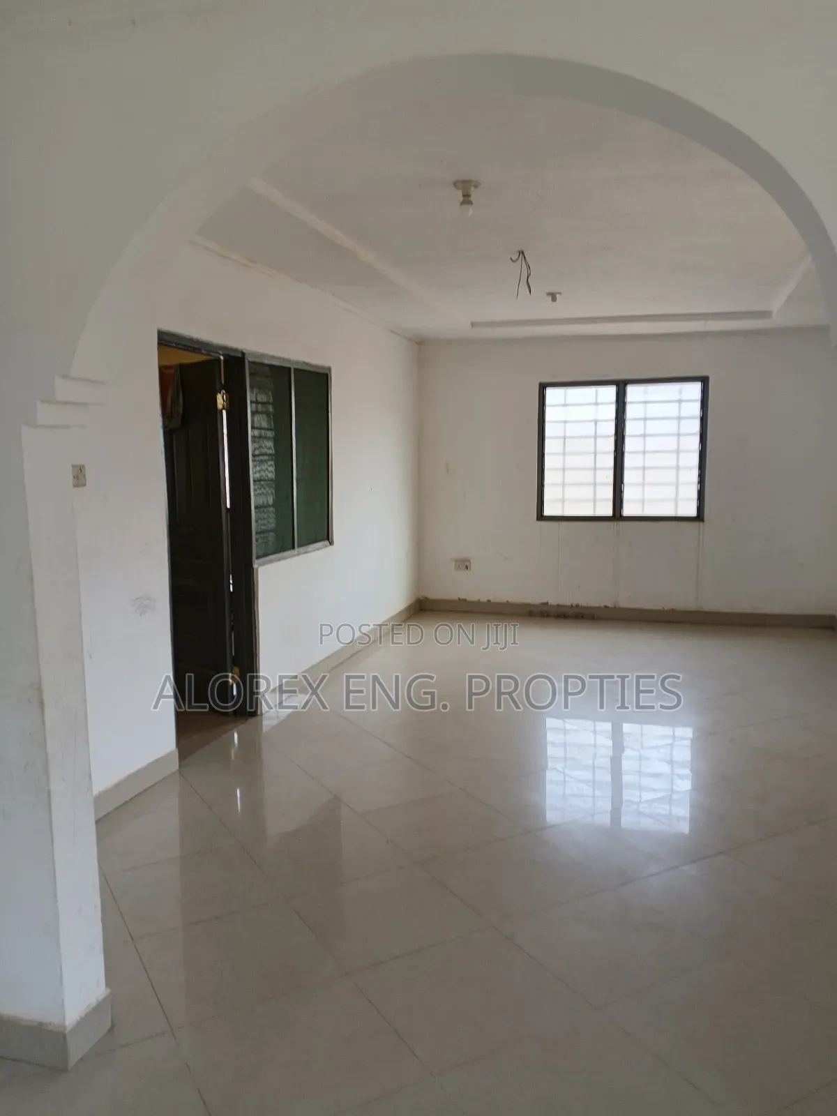3bdrm Apartment in Amanfro, Frafraha for rent