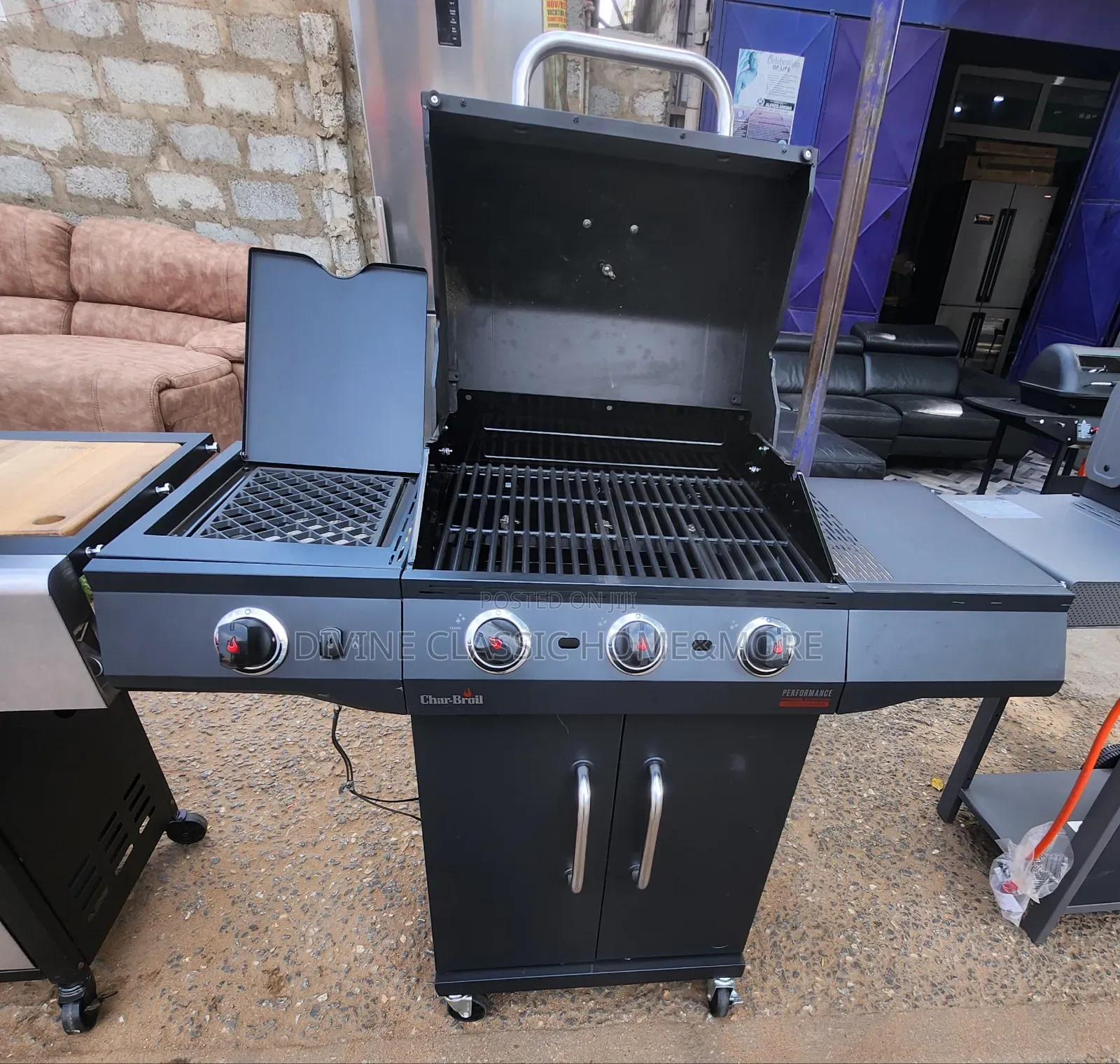 Tower Stealth 3000 4 Burner 3+1 Porcelain Gas Bbq+ Side Burner