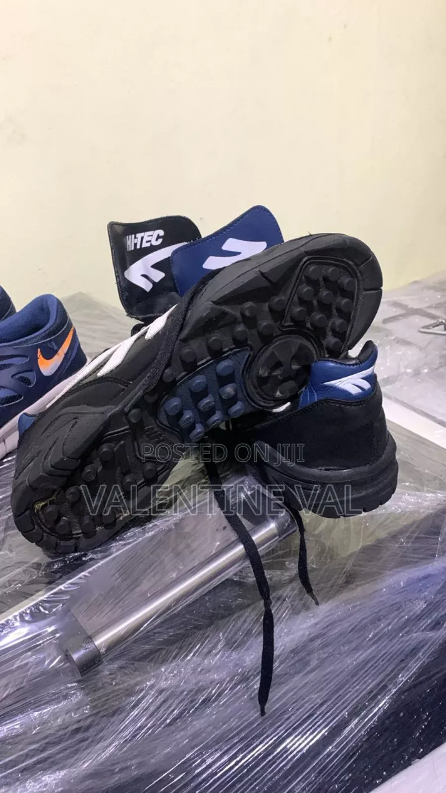 Hi Tech Size 41 Soccer Boots Design for Your Regular Workout