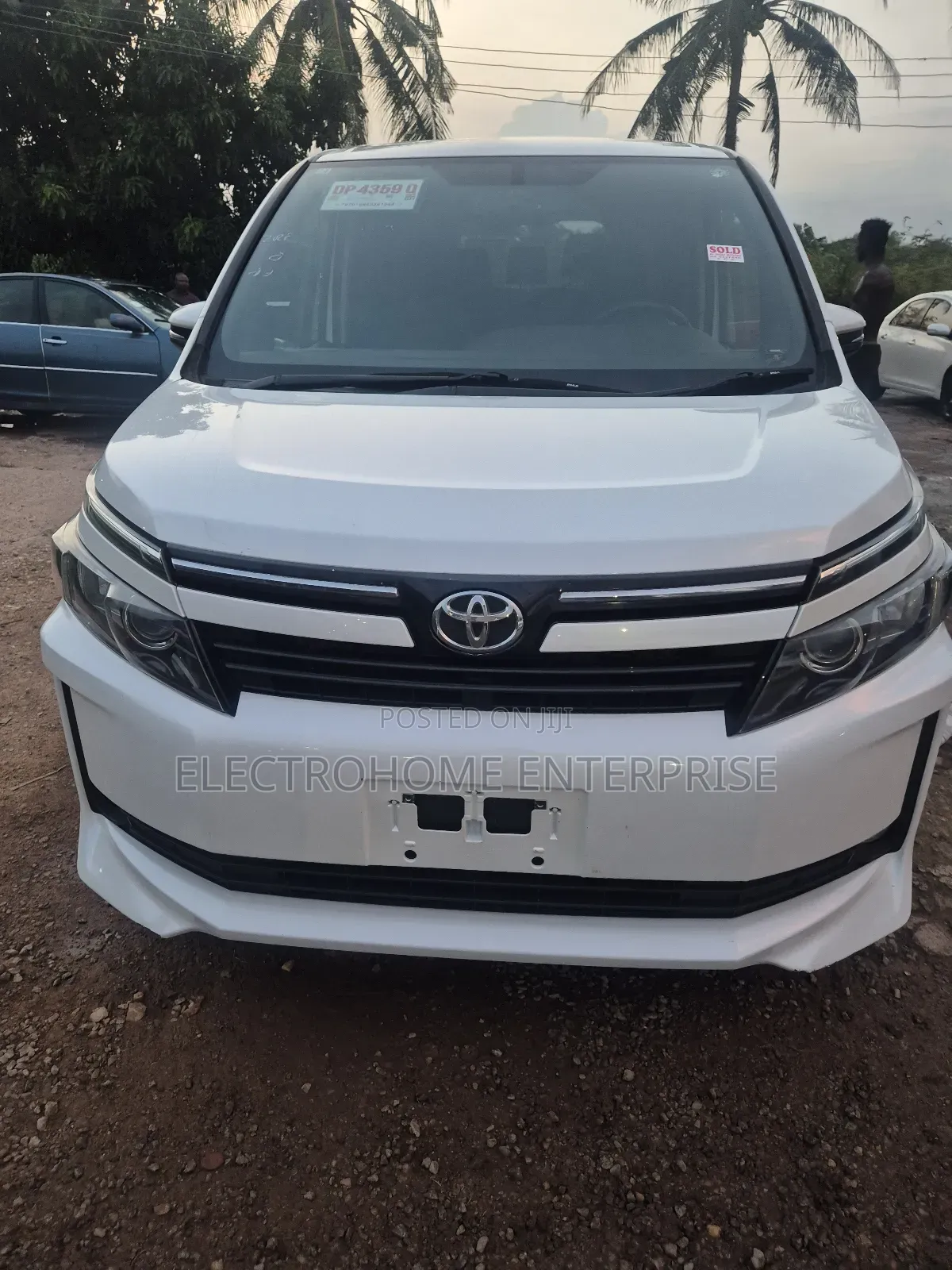 Toyota Voxy 2015 White