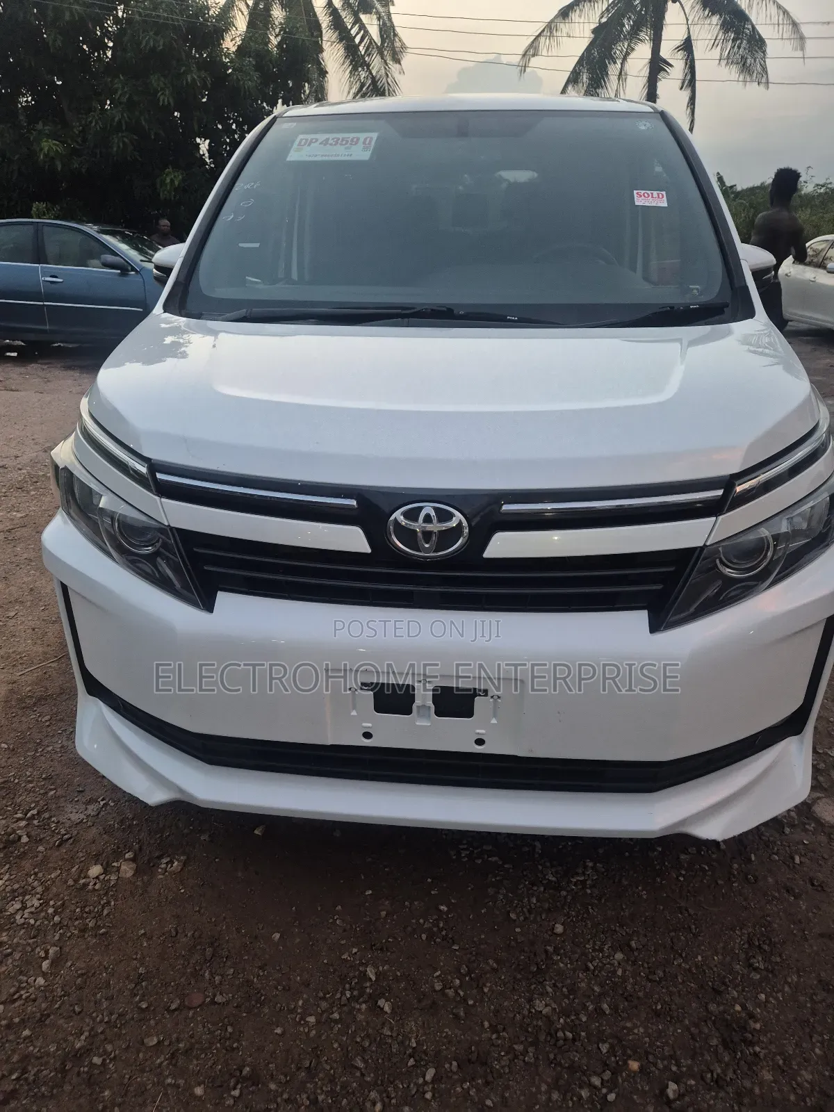 Toyota Voxy 2015 White