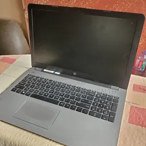 Laptop HP 15 4GB Intel Celeron HDD+SSD 250GB