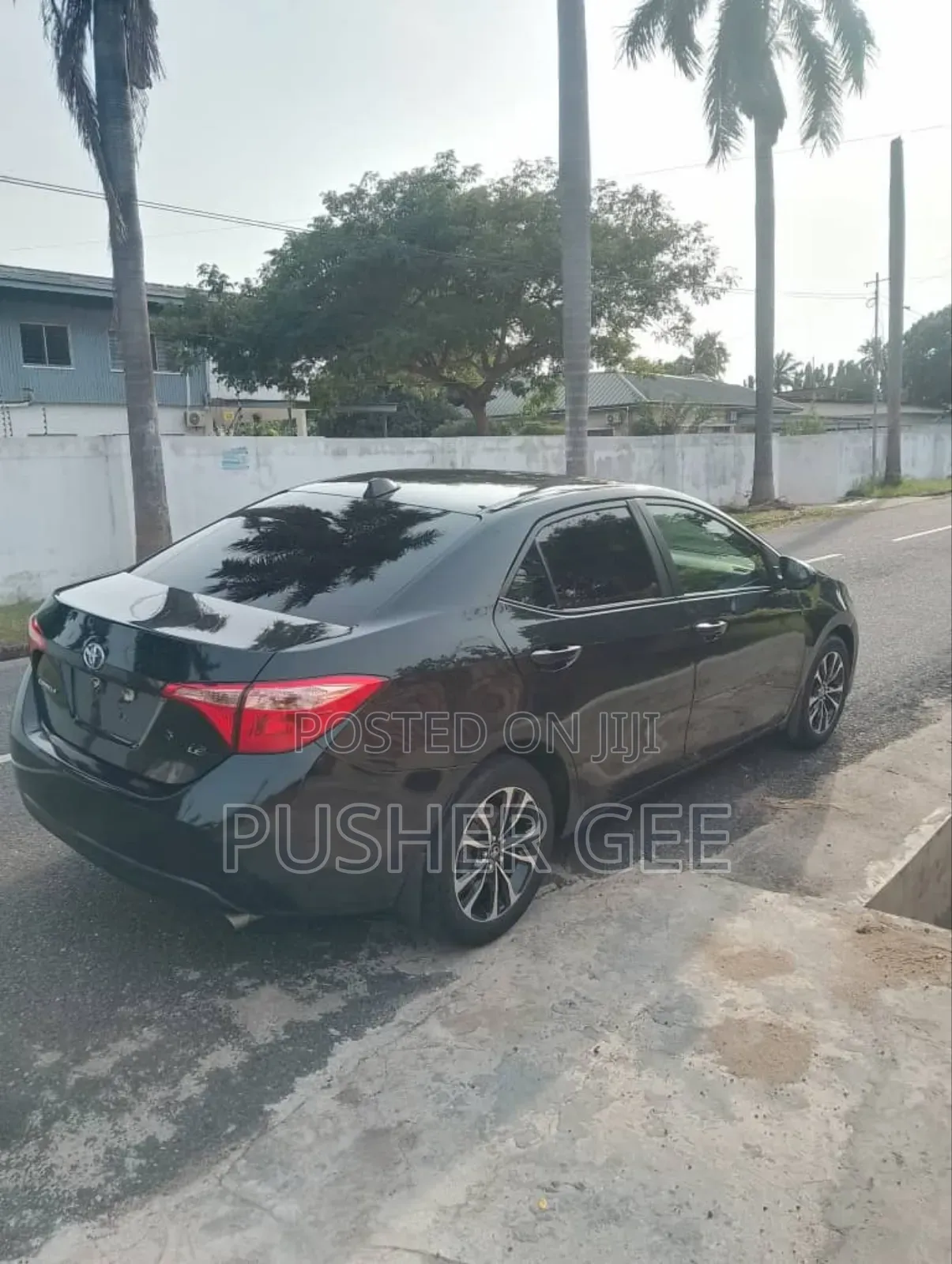 Toyota Corolla LE Eco (1.8L 4cyl 2A) 2019 Gray