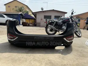 Hyundai Santa Fe 2020 Back/Bumper Complete