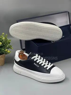 Classic Urban Lace-Up Casual Sneakers - Black and White