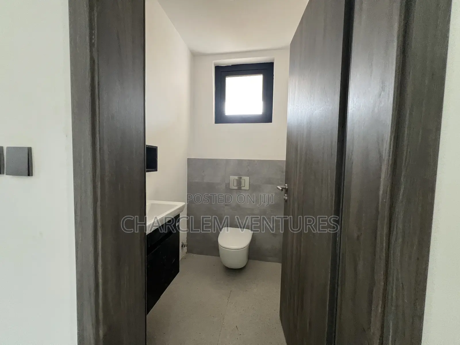 5bdrm Townhouse / Terrace in Charclem Ventures, East Legon for rent