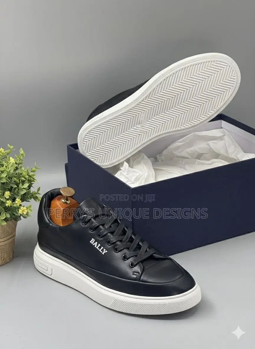 Classic Lace-Up Casual Sneakers