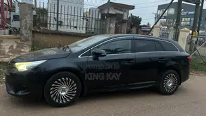 Toyota Avensis 2018 Black