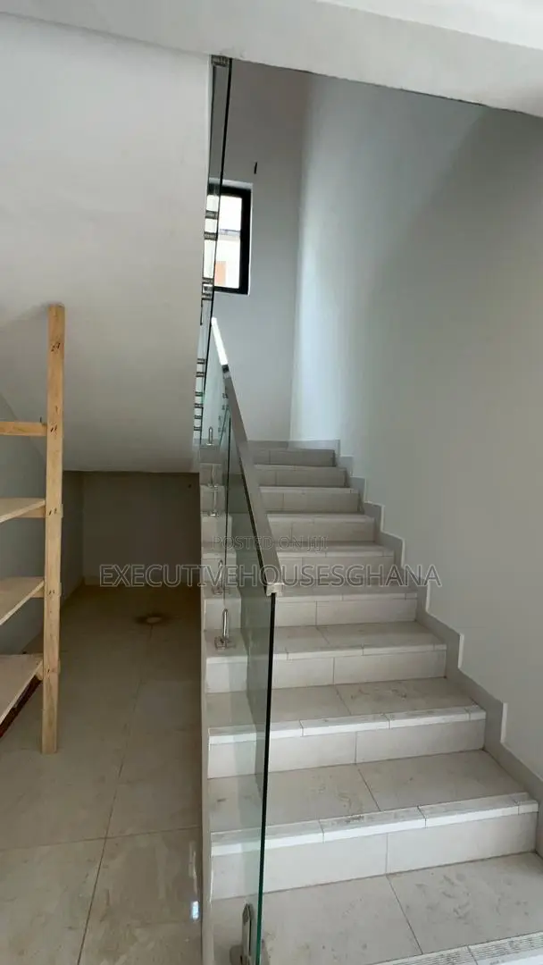 4bdrm House in Dworwulu for rent