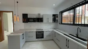 4bdrm House in Dworwulu for rent