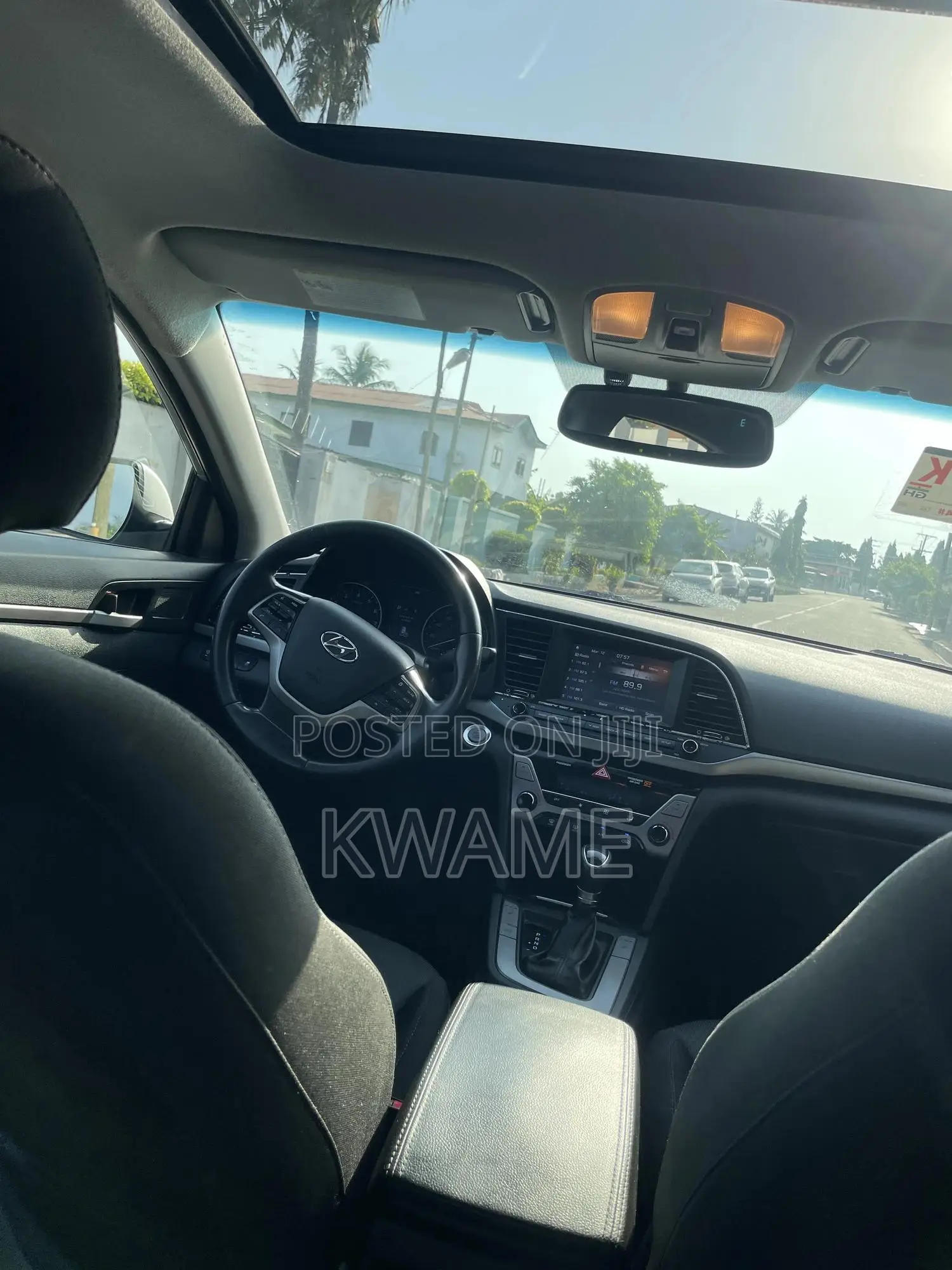 Hyundai Elantra SE Sedan FWD (2.0L 4cyl 6M) 2017 Silver