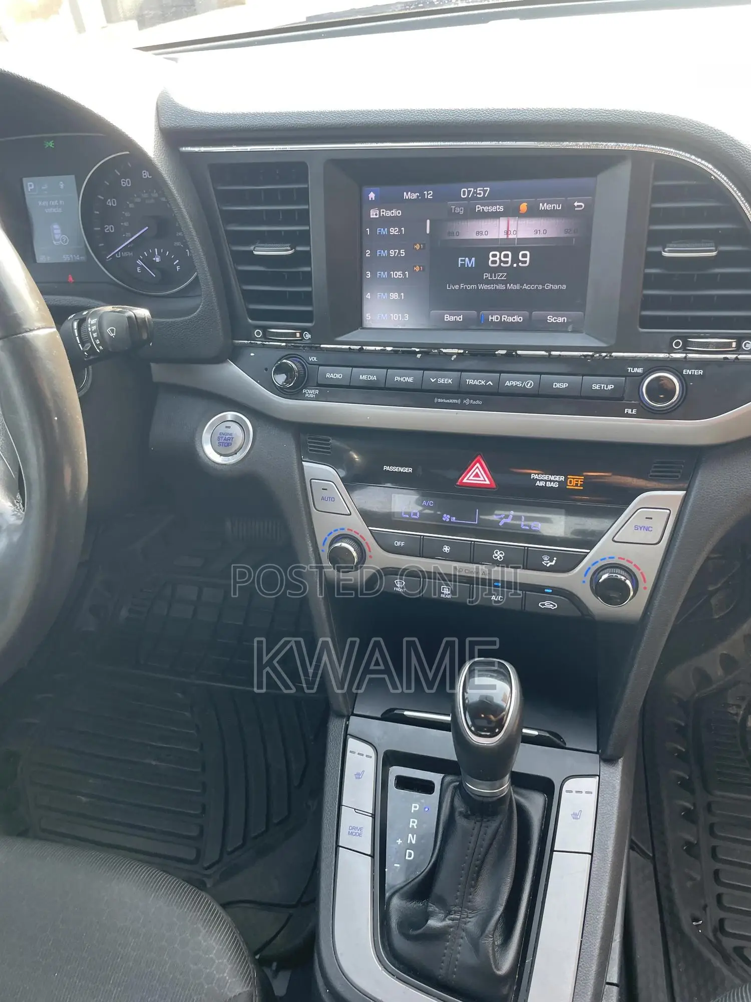 Hyundai Elantra SE Sedan FWD (2.0L 4cyl 6M) 2017 Silver