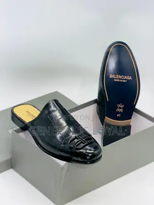 Balenciaga Mens Leather Half Shoe Black Color