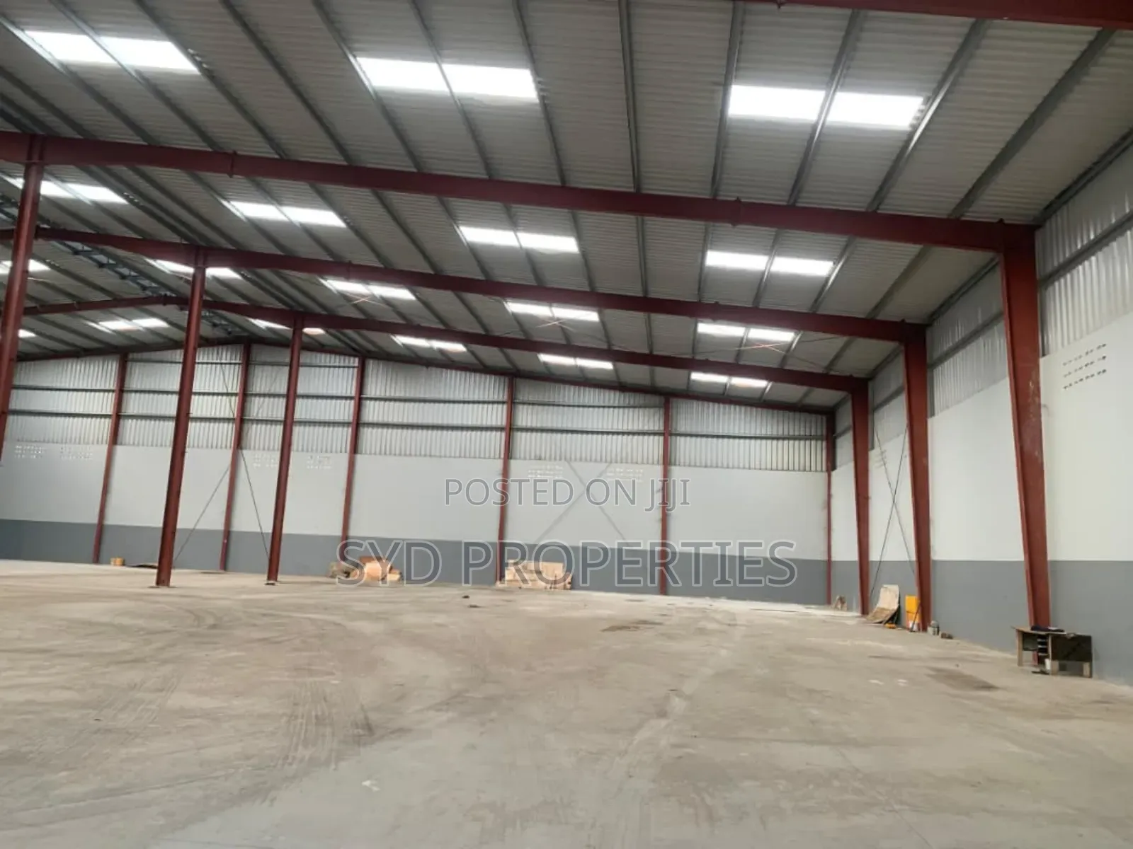 2000sqm Warehouse With a 3 Bedroom Apt Office at Tema Community 25