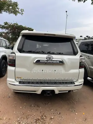 Toyota 4-Runner SR5 Premium 2022 White