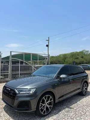 Audi Q7 2021 Gray