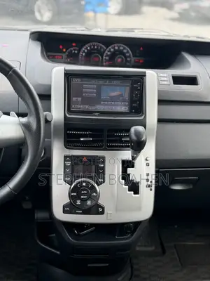 Toyota Voxy SV Premium 2014 Black