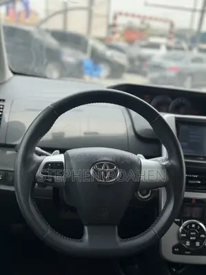 Toyota Voxy SV Premium 2014 Black