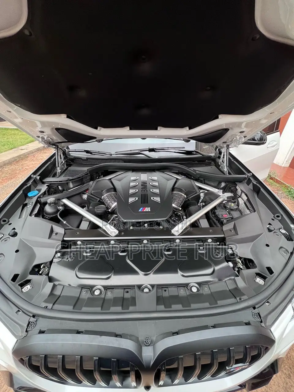 BMW X7 M60i 2023 White