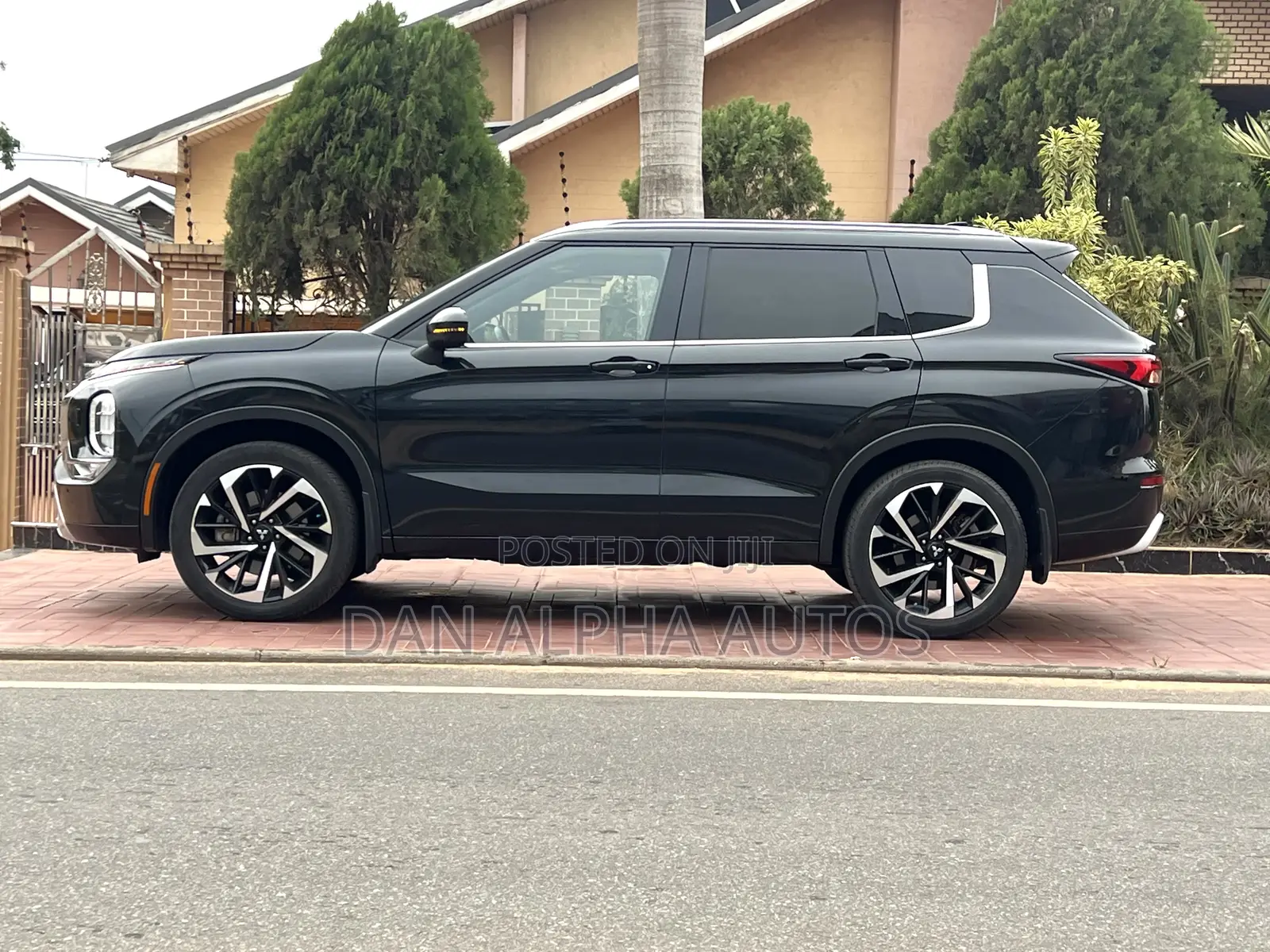 Mitsubishi Outlander SEL 2024 Black