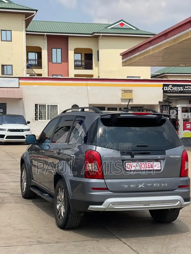 SsangYong Rexton 2015 Black