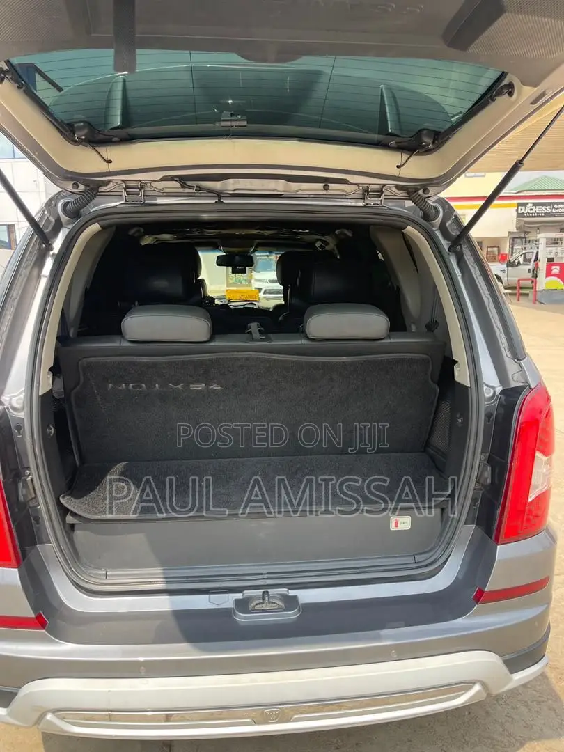 SsangYong Rexton 2015 Black
