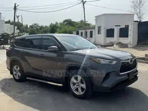 Toyota Highlander LE AWD 2020 Gray