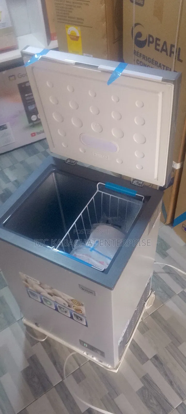 Pearl Chest Freezer With Led Light 100 Litres