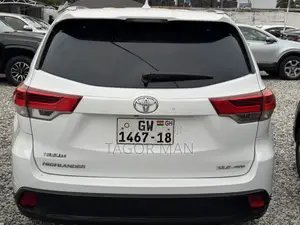 Toyota Highlander Limited 4dr SUV AWD (3.5L 6cyl 6A) 2014 White